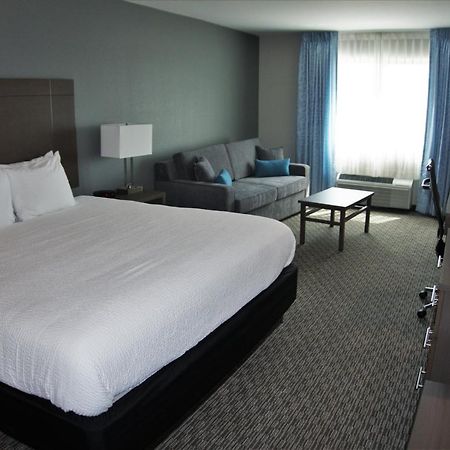 Brookstone Inn & Suites ฟอร์ตดอดจ์ ภายนอก รูปภาพ
