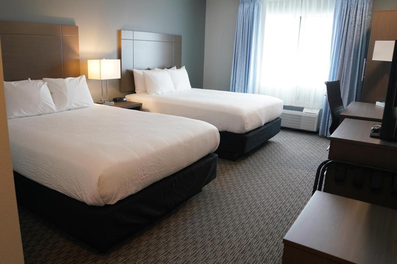 Brookstone Inn & Suites ฟอร์ตดอดจ์ ภายนอก รูปภาพ